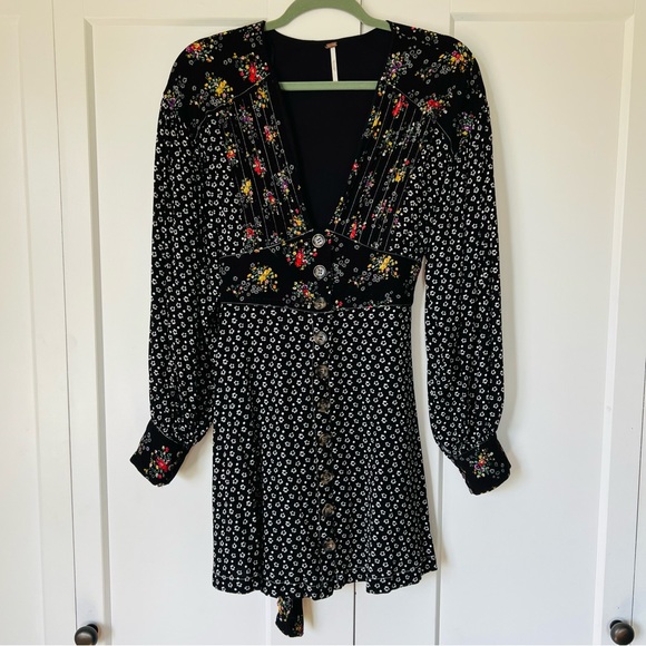 Free People Wonderland Black Floral Button Down Mini Dress Size Medium - Picture 10 of 10